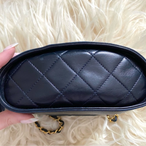 Vintage Chanel 80s 90s Navy Blue Lambskin Flap Bucket Shoulder Bag - Picture 16 of 16